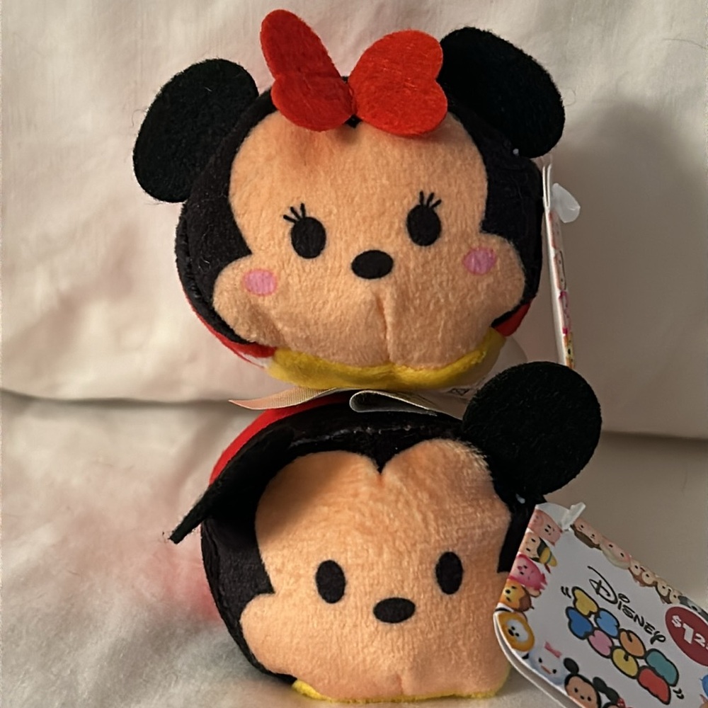 NWT DISNEY Mickey & Minnie Mouse TSUMTSUM stack collectable